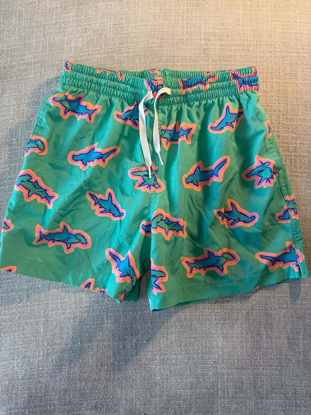 Chubbies Men's Shark Print Swim Trunks Size Small 5.5" Inseam